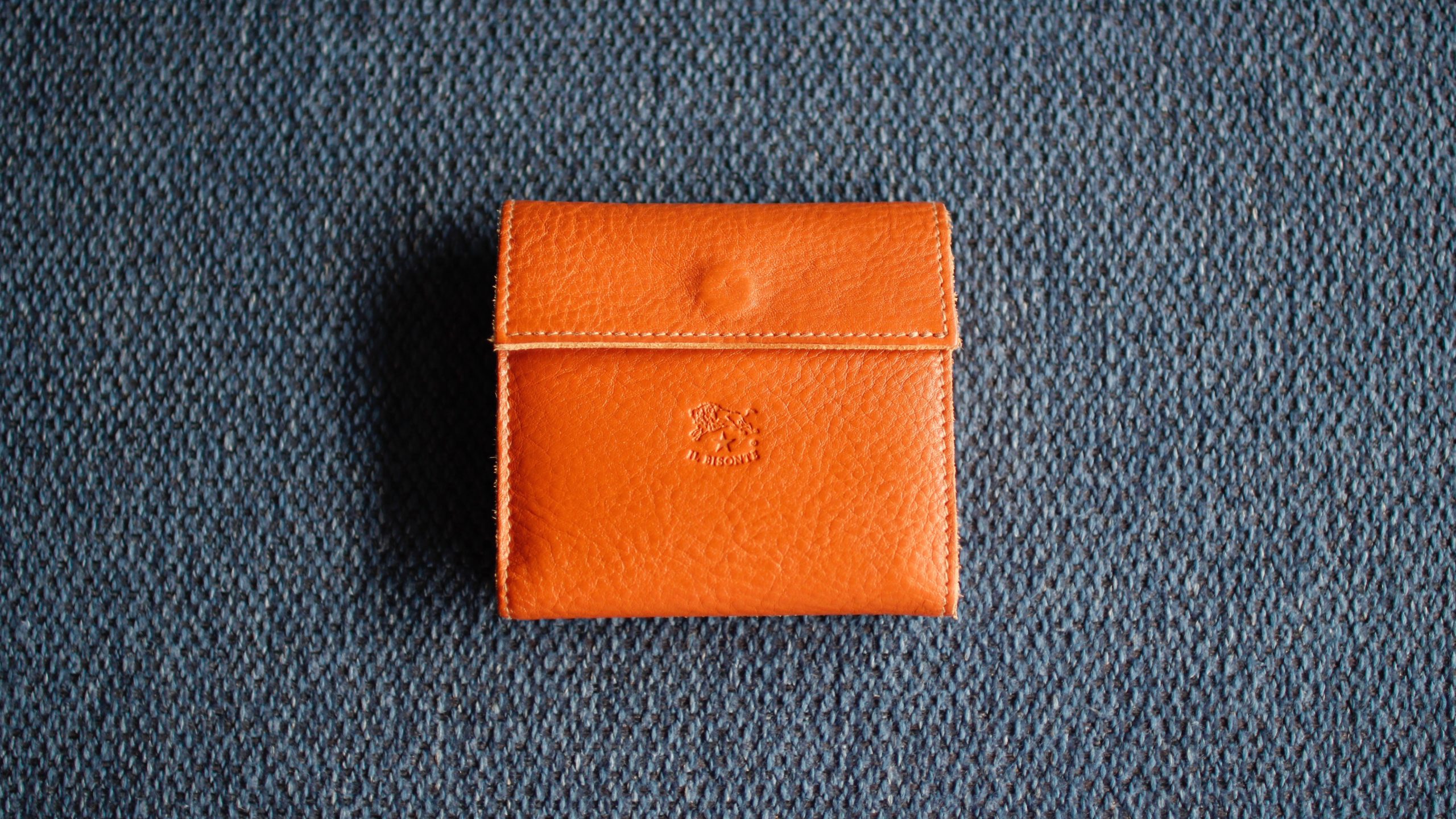 「イルビゾンテのコンパクト財布「411465」6ヶ月使用レビュー」のアイキャッチ画像